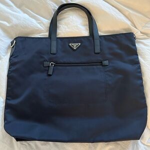 PRADA BAG. NWT.